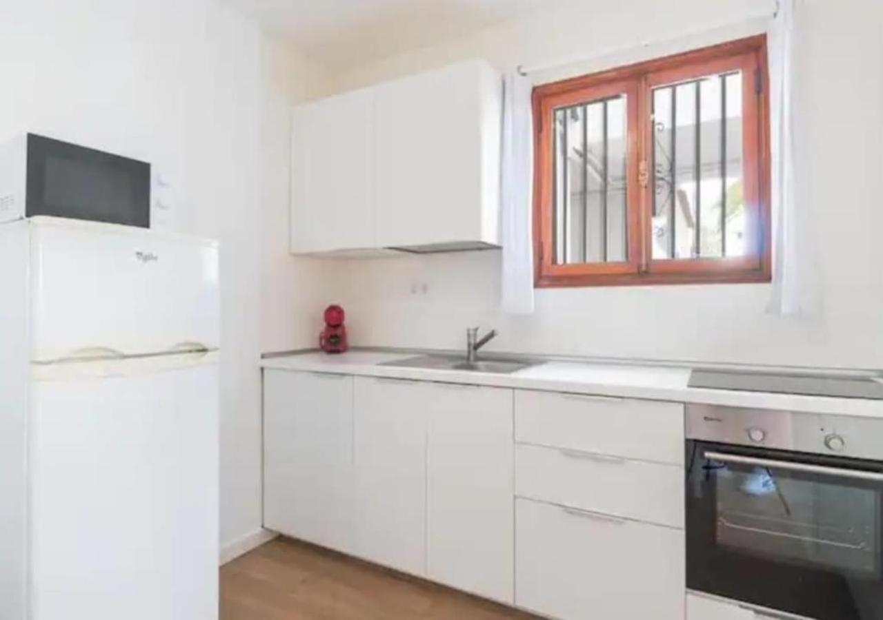 Central 2Bedroom 200M From Beach 칼라오살바헤 외부 사진